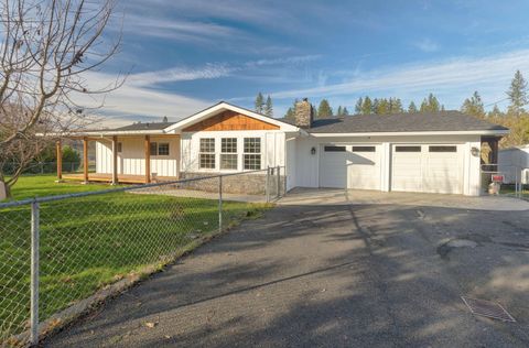 Photo of 3990 Jerome Prairie Road, Grants Pass, OR 97527 (MLS # 220214216)