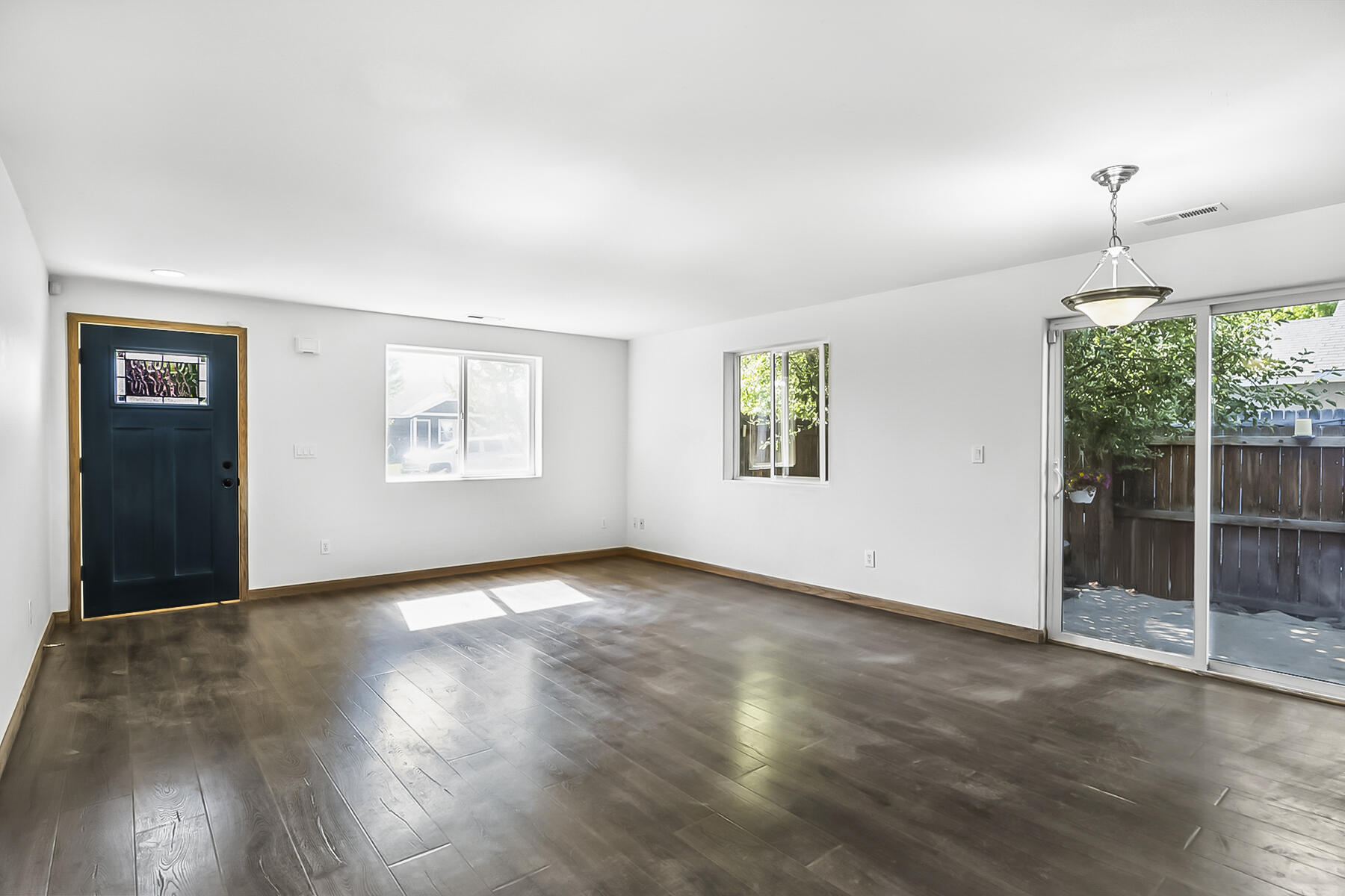2471 NE 3rd Street