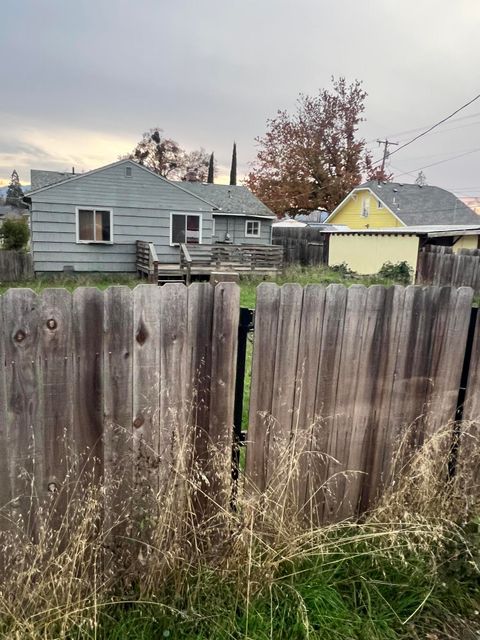 Tiny photo for 552 Haven Street, Medford, OR 97501 (MLS # 220212434)