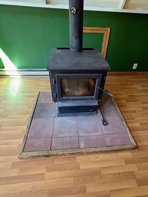 Tiny photo for 15934 Fir Road, La Pine, OR 97739 (MLS # 220205133)