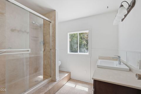 Tiny photo for 925 Meadow View Drive, Williams, OR 97544 (MLS # 220223660)