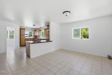 Tiny photo for 925 Meadow View Drive, Williams, OR 97544 (MLS # 220223660)