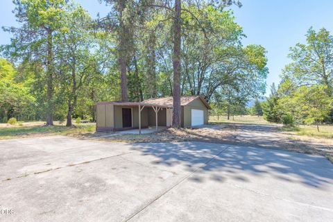 Tiny photo for 925 Meadow View Drive, Williams, OR 97544 (MLS # 220223660)