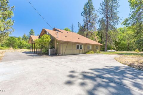Tiny photo for 925 Meadow View Drive, Williams, OR 97544 (MLS # 220223660)