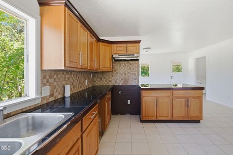 Tiny photo for 925 Meadow View Drive, Williams, OR 97544 (MLS # 220223660)