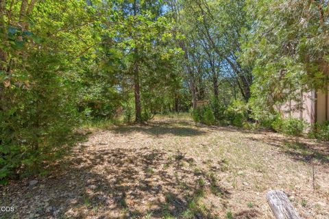 Tiny photo for 925 Meadow View Drive, Williams, OR 97544 (MLS # 220223660)