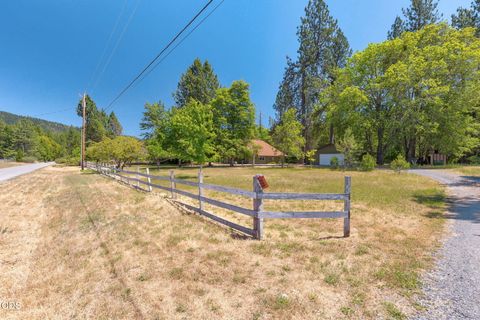 Tiny photo for 925 Meadow View Drive, Williams, OR 97544 (MLS # 220223660)