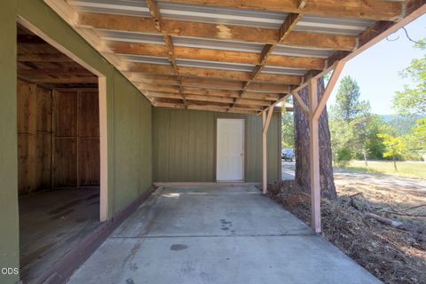 Tiny photo for 925 Meadow View Drive, Williams, OR 97544 (MLS # 220223660)