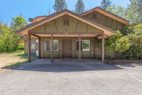 Photo of 925 Meadow View Drive, Williams, OR 97544 (MLS # 220223660)