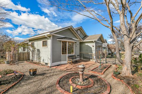 Photo of 139 N Wightman Street, Ashland, OR 97520 (MLS # 220215521)