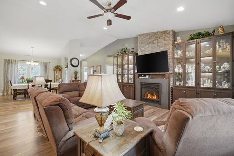 Tiny photo for 17463 Egret Drive, Bend, OR 97707 (MLS # 220217348)