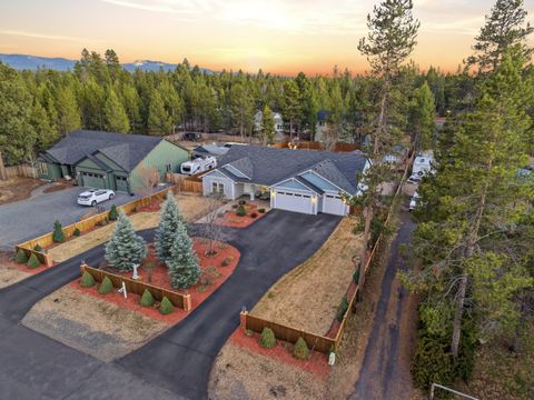 Tiny photo for 17463 Egret Drive, Bend, OR 97707 (MLS # 220217348)