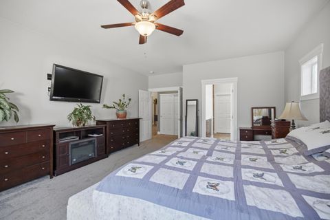 Tiny photo for 17463 Egret Drive, Bend, OR 97707 (MLS # 220217348)