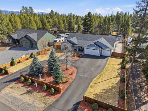 Photo of 17463 Egret Drive, Bend, OR 97707 (MLS # 220217348)