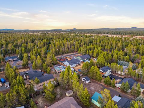 Tiny photo for 17463 Egret Drive, Bend, OR 97707 (MLS # 220217348)