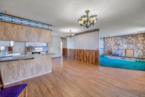 Tiny photo for 2752 SW Aaron Street, Madras, OR 97741 (MLS # 220215202)