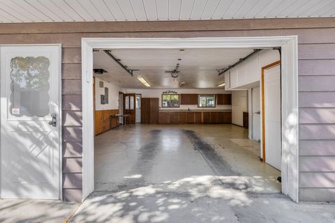 Tiny photo for 2752 SW Aaron Street, Madras, OR 97741 (MLS # 220215202)