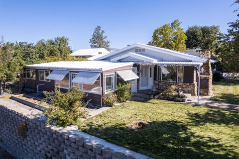 Tiny photo for 2752 SW Aaron Street, Madras, OR 97741 (MLS # 220215202)