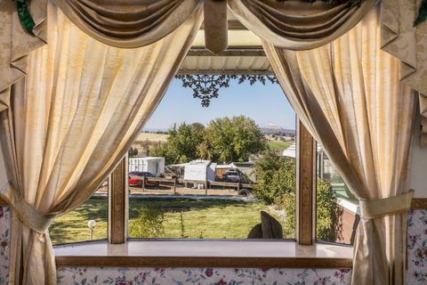 Tiny photo for 2752 SW Aaron Street, Madras, OR 97741 (MLS # 220215202)