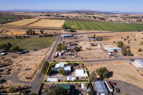Tiny photo for 2752 SW Aaron Street, Madras, OR 97741 (MLS # 220215202)