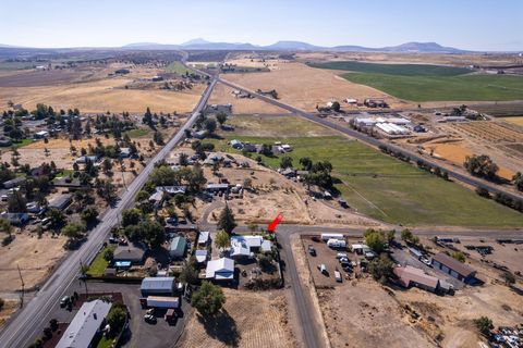 Tiny photo for 2752 SW Aaron Street, Madras, OR 97741 (MLS # 220215202)