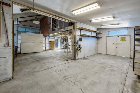 Tiny photo for 2752 SW Aaron Street, Madras, OR 97741 (MLS # 220215202)