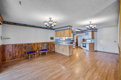 Tiny photo for 2752 SW Aaron Street, Madras, OR 97741 (MLS # 220215202)