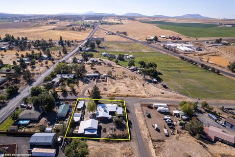 Tiny photo for 2752 SW Aaron Street, Madras, OR 97741 (MLS # 220215202)