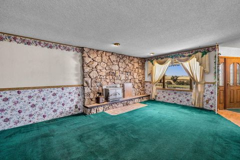 Tiny photo for 2752 SW Aaron Street, Madras, OR 97741 (MLS # 220215202)