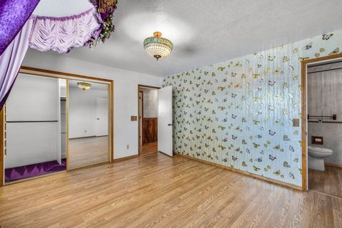 Tiny photo for 2752 SW Aaron Street, Madras, OR 97741 (MLS # 220215202)