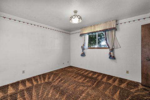 Tiny photo for 2752 SW Aaron Street, Madras, OR 97741 (MLS # 220215202)