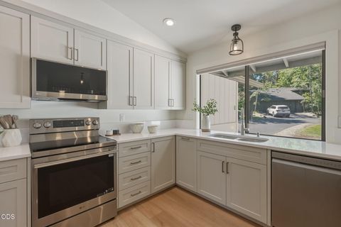 Tiny photo for 20422 Bullblock Road, Bend, OR 97702 (MLS # 220223299)