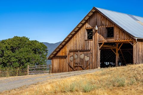 Tiny photo for 1247 Panther Gulch Road, Williams, OR 97544 (MLS # 220217471)