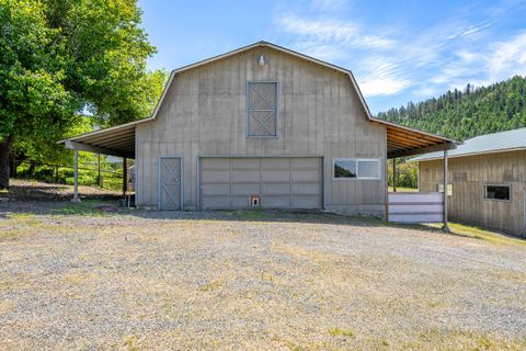 Tiny photo for 1247 Panther Gulch Road, Williams, OR 97544 (MLS # 220217471)