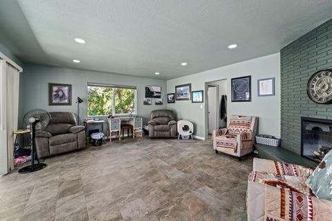 Tiny photo for 740 NW Kinney Street, Grants Pass, OR 97526 (MLS # 220213951)