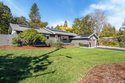 Tiny photo for 740 NW Kinney Street, Grants Pass, OR 97526 (MLS # 220213951)