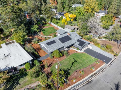 Tiny photo for 740 NW Kinney Street, Grants Pass, OR 97526 (MLS # 220213951)