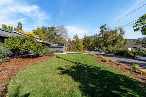 Tiny photo for 740 NW Kinney Street, Grants Pass, OR 97526 (MLS # 220213951)