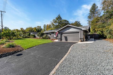 Tiny photo for 740 NW Kinney Street, Grants Pass, OR 97526 (MLS # 220213951)