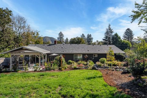 Tiny photo for 740 NW Kinney Street, Grants Pass, OR 97526 (MLS # 220213951)