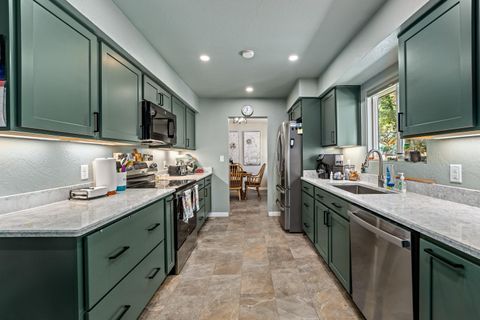 Tiny photo for 740 NW Kinney Street, Grants Pass, OR 97526 (MLS # 220213951)