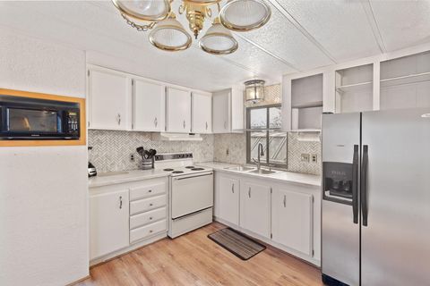 Tiny photo for 318 Sandlewood Drive, Grants Pass, OR 97526 (MLS # 220214351)