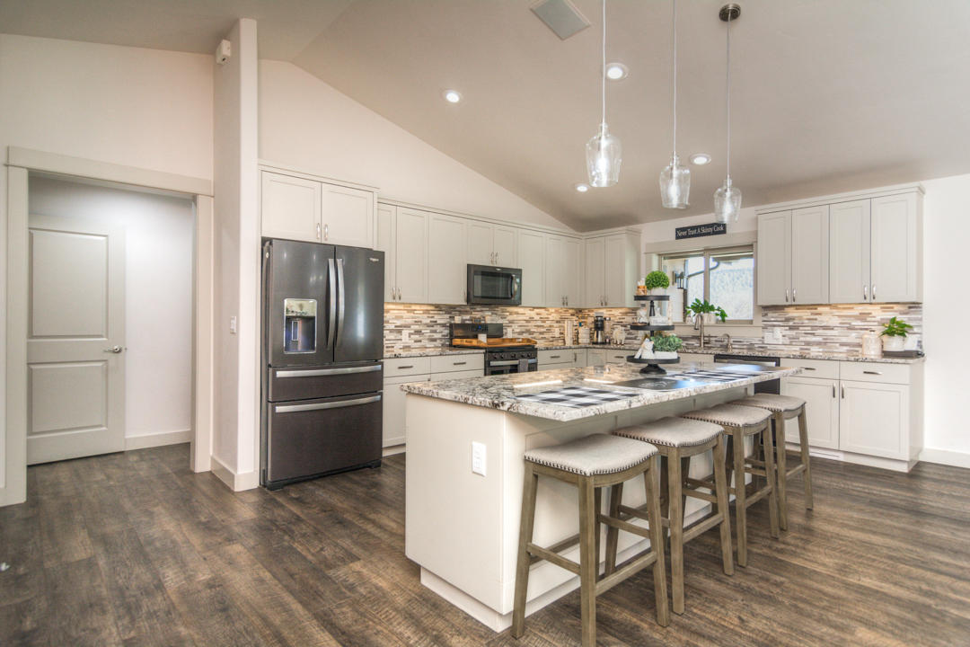 Meadow Lakes Estate - Residential