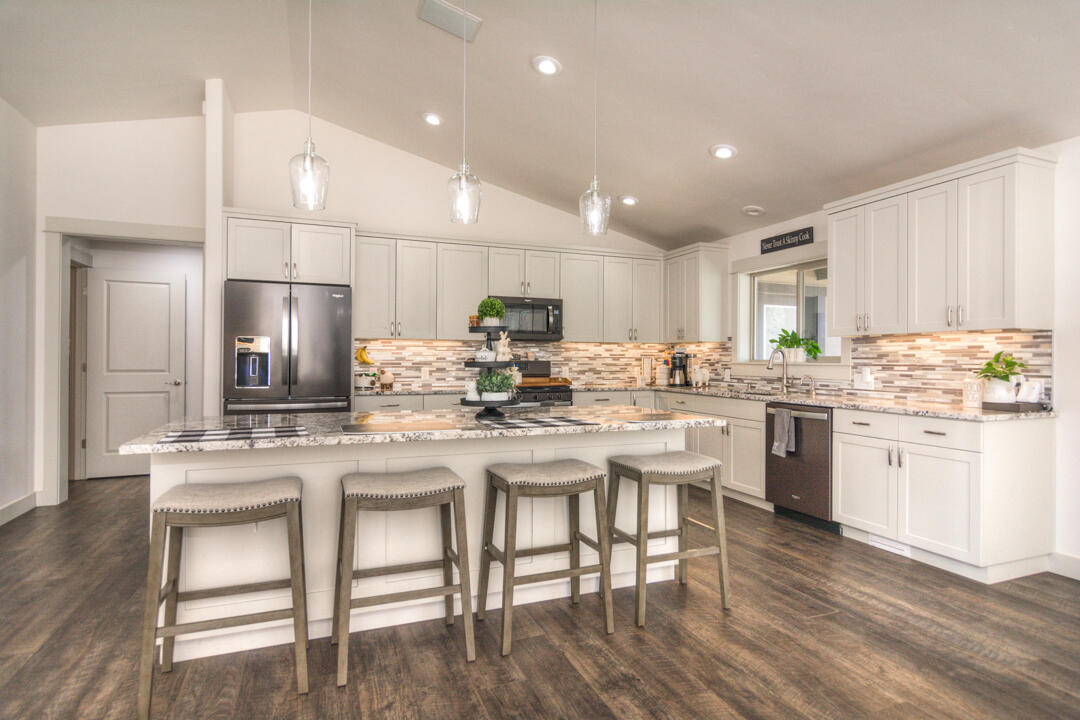 Meadow Lakes Estate - Residential