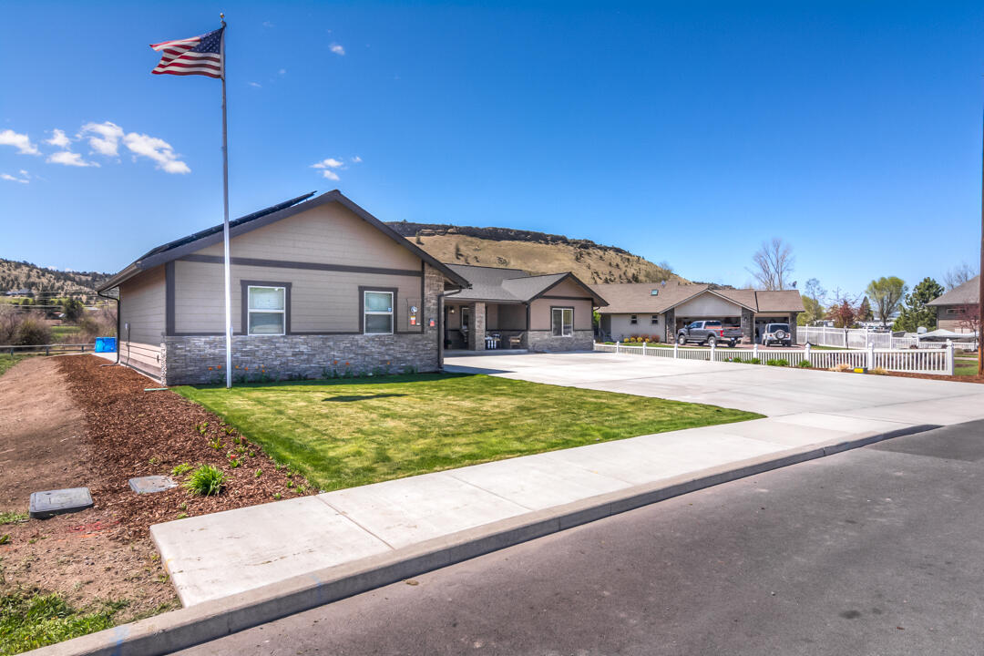 Meadow Lakes Estate - Residential