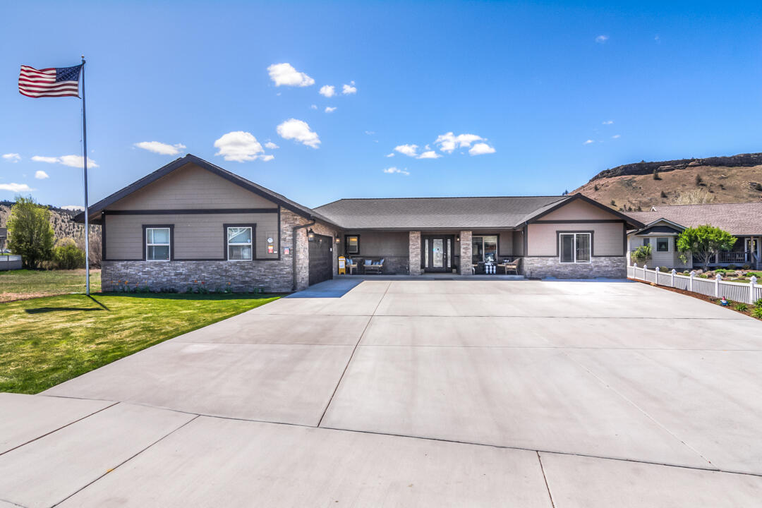 Meadow Lakes Estate - Residential