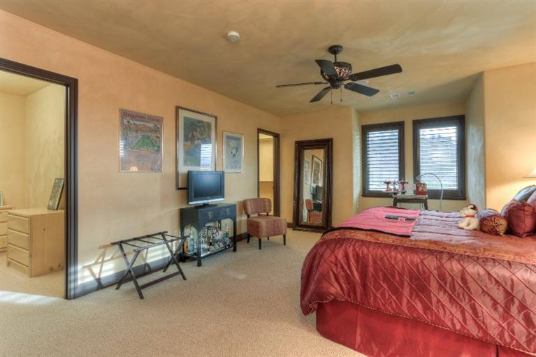 Saddle Ridge - Residential