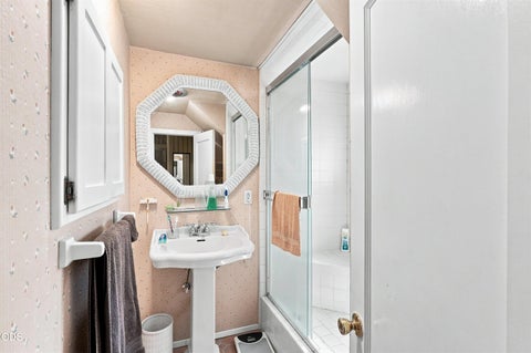 Tiny photo for 1230 NW Conklin Avenue, Grants Pass, OR 97526 (MLS # 220227197)