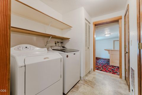 Tiny photo for 52591 Sunrise Boulevard, La Pine, OR 97739 (MLS # 220224716)