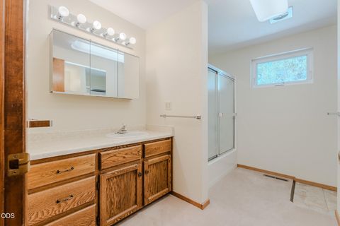 Tiny photo for 52591 Sunrise Boulevard, La Pine, OR 97739 (MLS # 220224716)
